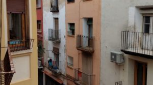 Foto de Casa en Caspe con garaje para tres vehiculos. con trasteros por 140.000€