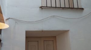 Casa en Caspe con garaje para tres vehiculos. para vender con trasteros por 140.000€