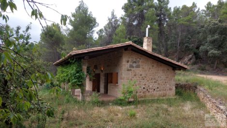 Finca en Monroyo entre el río Tastavins y Sierra Molinera.