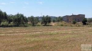 Casa de campo en Caspe. en oferta con buenos accesos