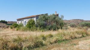 Casa de campo en Caspe. para vender con buenos accesos por 120.000€