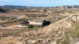 Foto de Propiedad en Caspe junto al embalse del Civán. en venta con corral