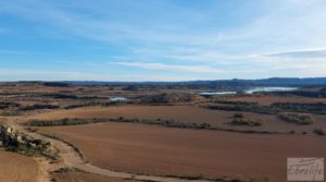 Propiedad en Caspe junto al embalse del Civán. en venta con almacenes por 70.000€