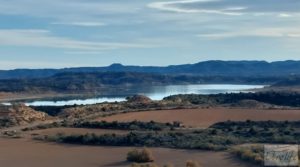 Propiedad en Caspe junto al embalse del Civán. a buen precio con pajares por 70.000€