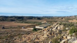 Propiedad en Caspe junto al embalse del Civán. a buen precio con almacenes