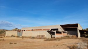 Vendemos Propiedad en Caspe junto al embalse del Civán. con pajares